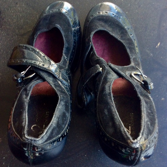 Ladies Shoes - Picture 1 of 2